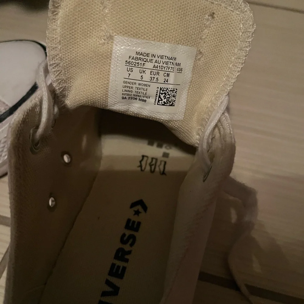 Converse All-Star Classic White Canvas Platform Sneakers - Women's Low Top, Sz 7 - Picture 10 of 11